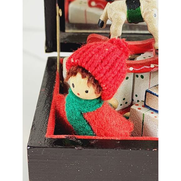 Enesco Wood Toybox Christmas Treasure Chest Music Box w/ Mirror 5" TESTED Vtg - Picture 3 of 16